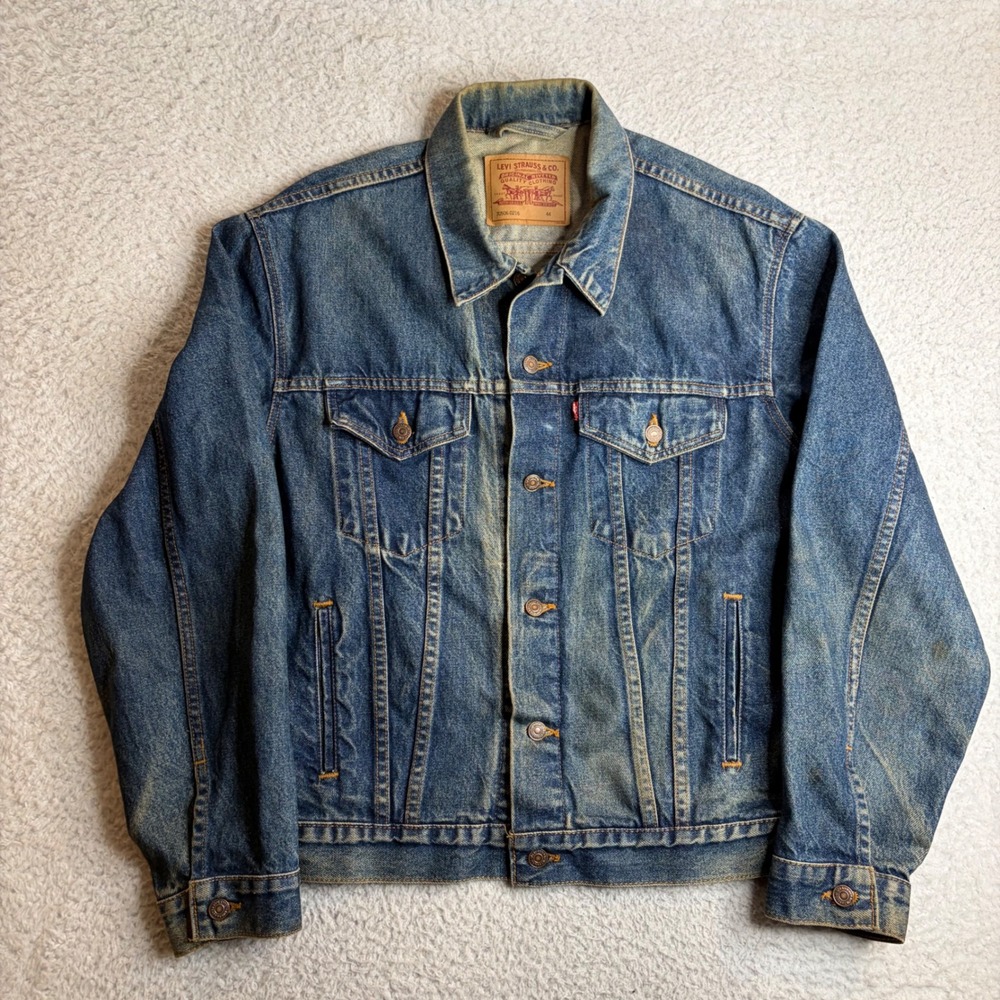 Vintage Levis 70506 0216 Denim Trucker Jacket Made USA Blue Size 44 Large FADE